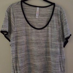 EUC Lularoe XL Classic T